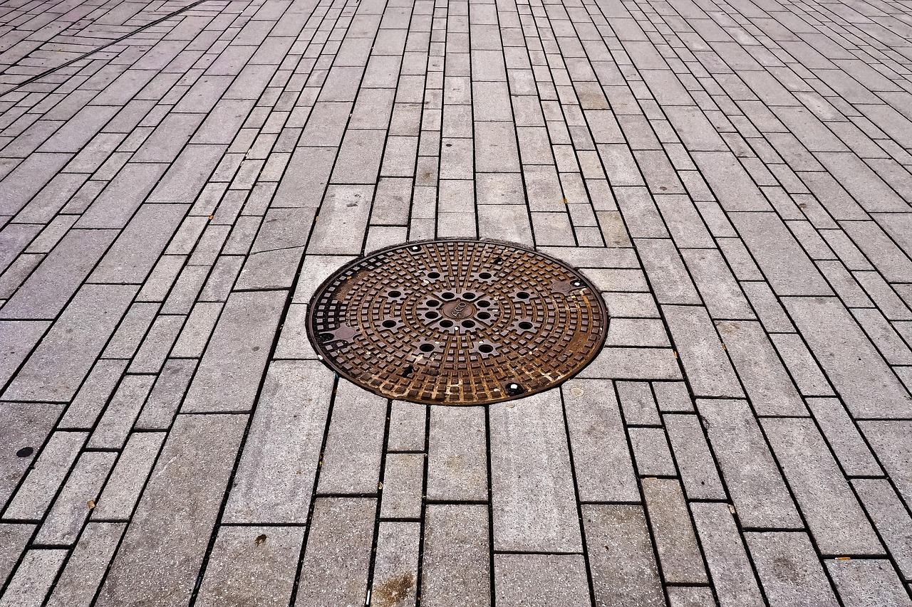 manhole cover, gulli, gullideckel, full hd wallpaper, floor, 4k wallpaper, free wallpaper, lid, laptop wallpaper, sewage system, mac wallpaper, metal, cool backgrounds, road, cover, wallpaper 4k, iron, windows wallpaper, structure, hd wallpaper, beautiful wallpaper, plate, round, wallpaper hd, 4k wallpaper 1920x1080, rusty, rust, background, wastewater, free background, pavement, desktop backgrounds, joints, auburn